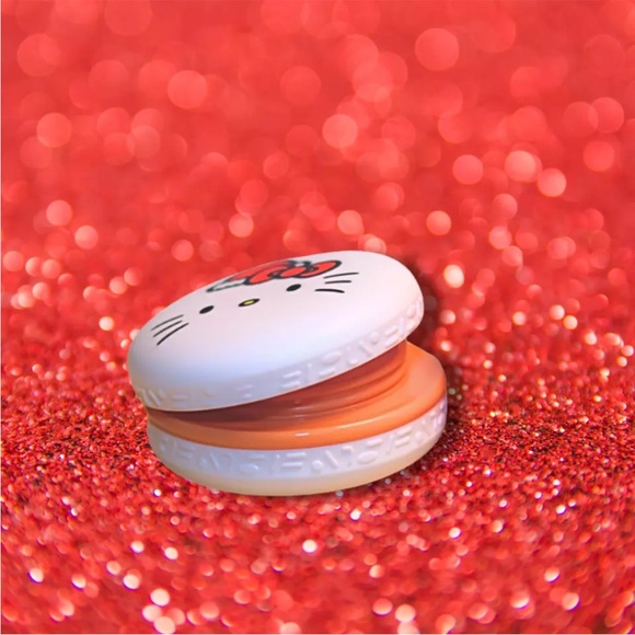 The Creme Shop x Hello Kitty Macaron Lip Balm Marshmallow Fluff, Winter Lip Balm - Picture 3 of 4
